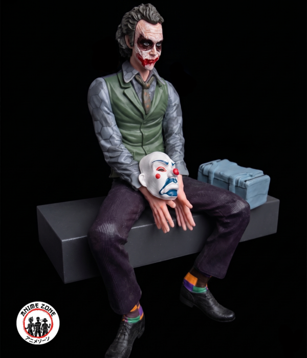 Heath Ledger Unforgettable Smile 23cm – Joker Sitting Model - Figure