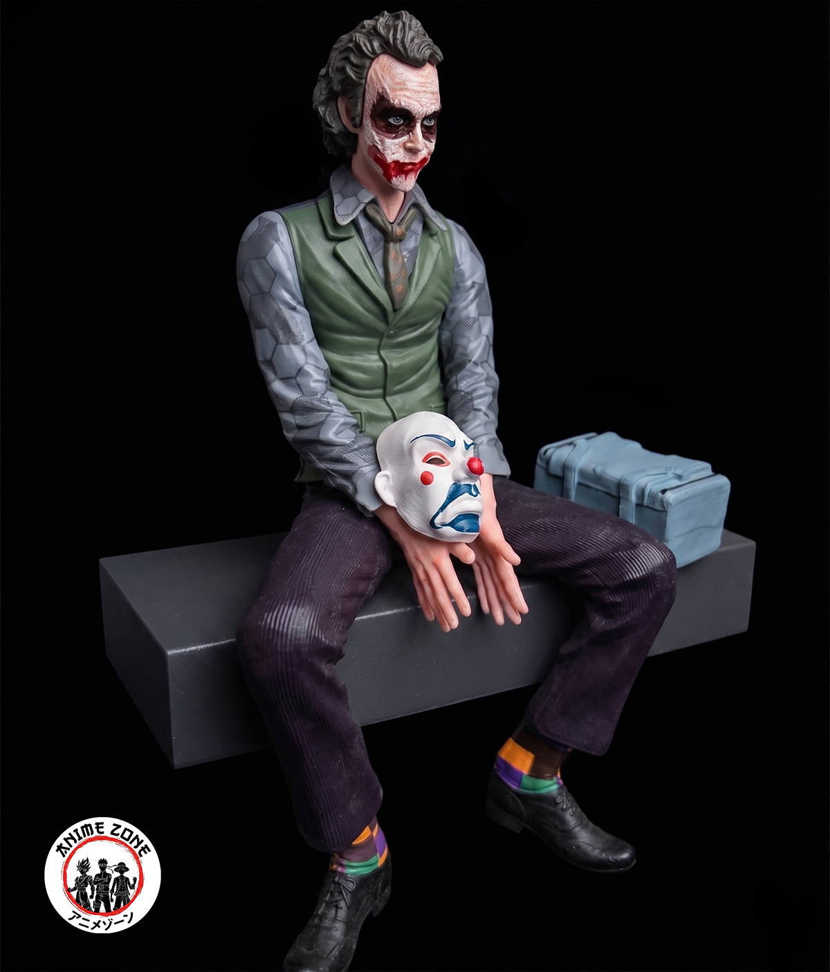 Heath Ledger Unforgettable Smile 23cm – Joker Sitting Model - Figure