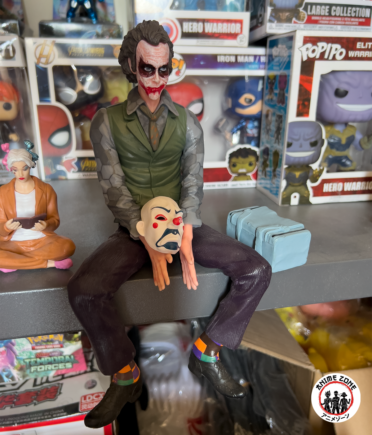 Heath Ledger Unforgettable Smile 23cm – Joker Sitting Model - Figure - Image 4